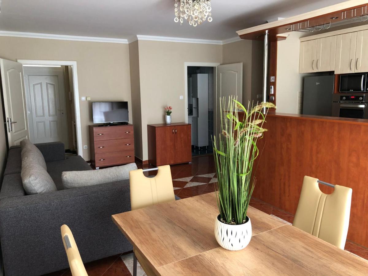 Alina Apartmanok Hajdúszoboszló Exterior foto
