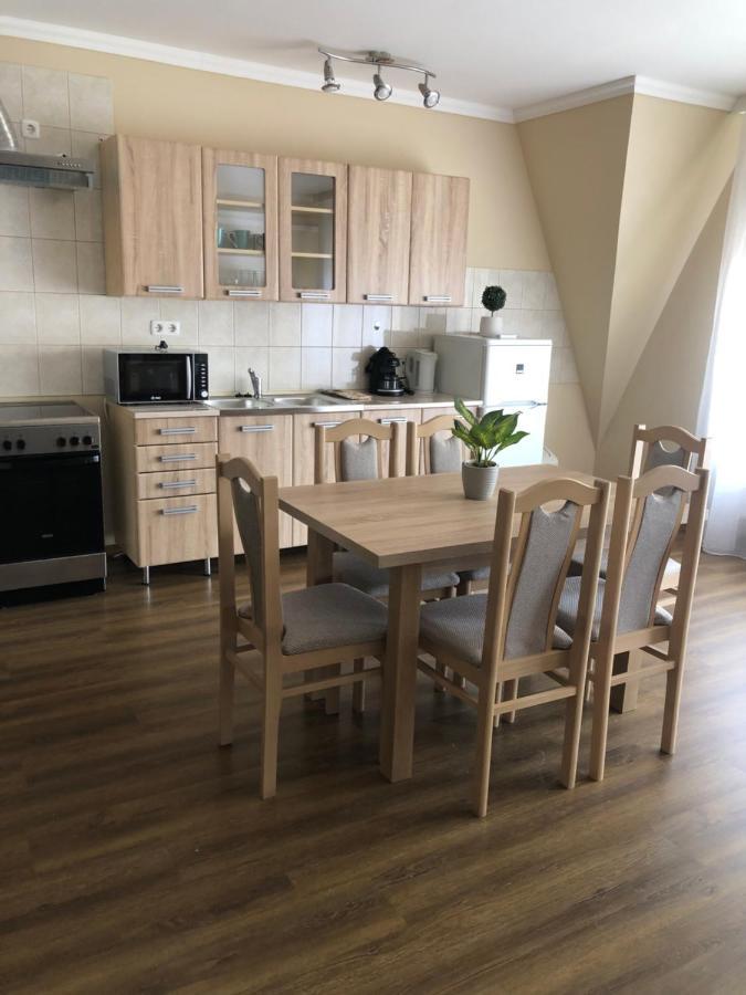 Alina Apartmanok Hajdúszoboszló Exterior foto