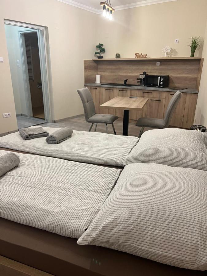 Alina Apartmanok Hajdúszoboszló Exterior foto
