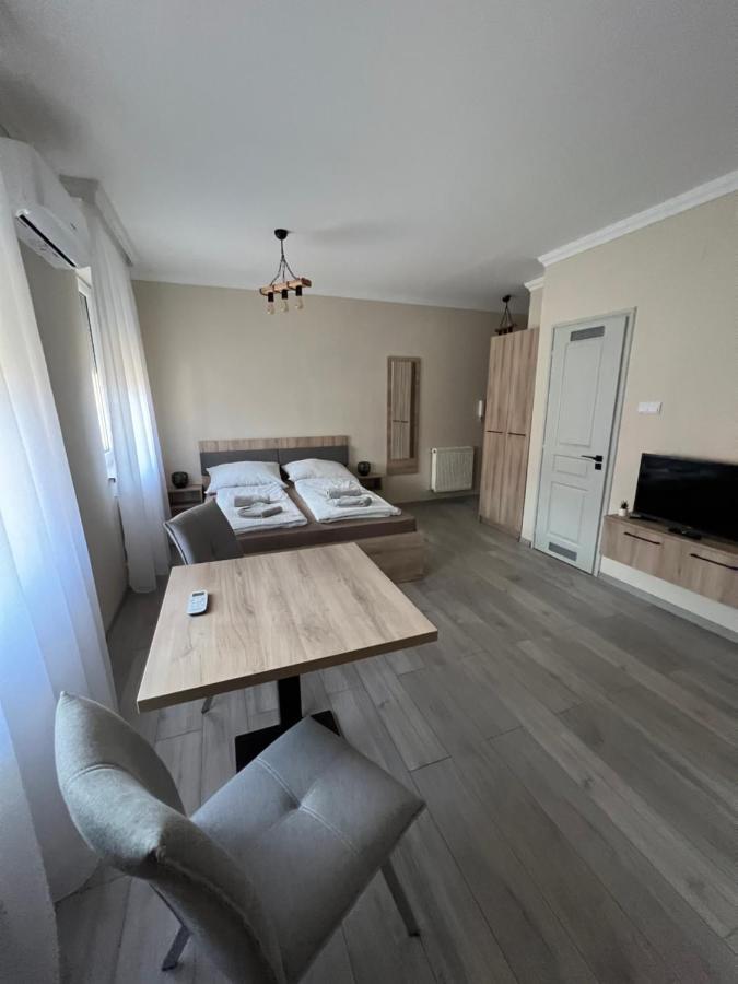 Alina Apartmanok Hajdúszoboszló Exterior foto