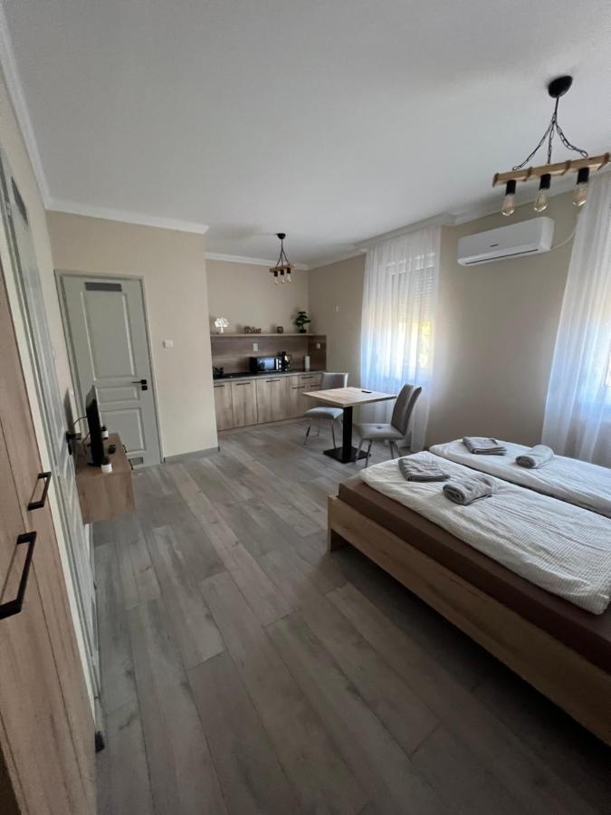 Alina Apartmanok Hajdúszoboszló Exterior foto